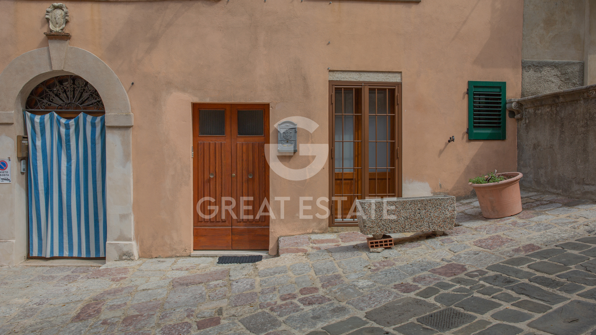 House in San Casciano dei Bagni - view 1