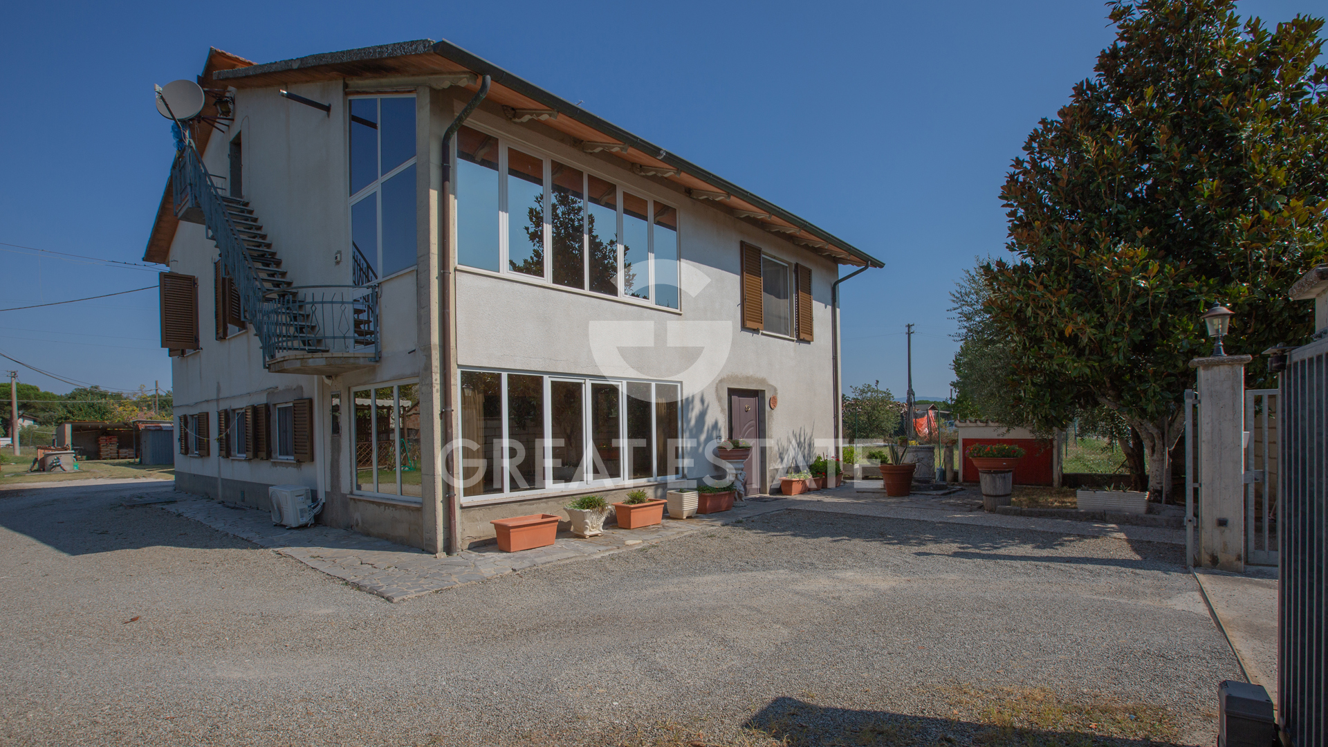 House in I Bertoni - view 1